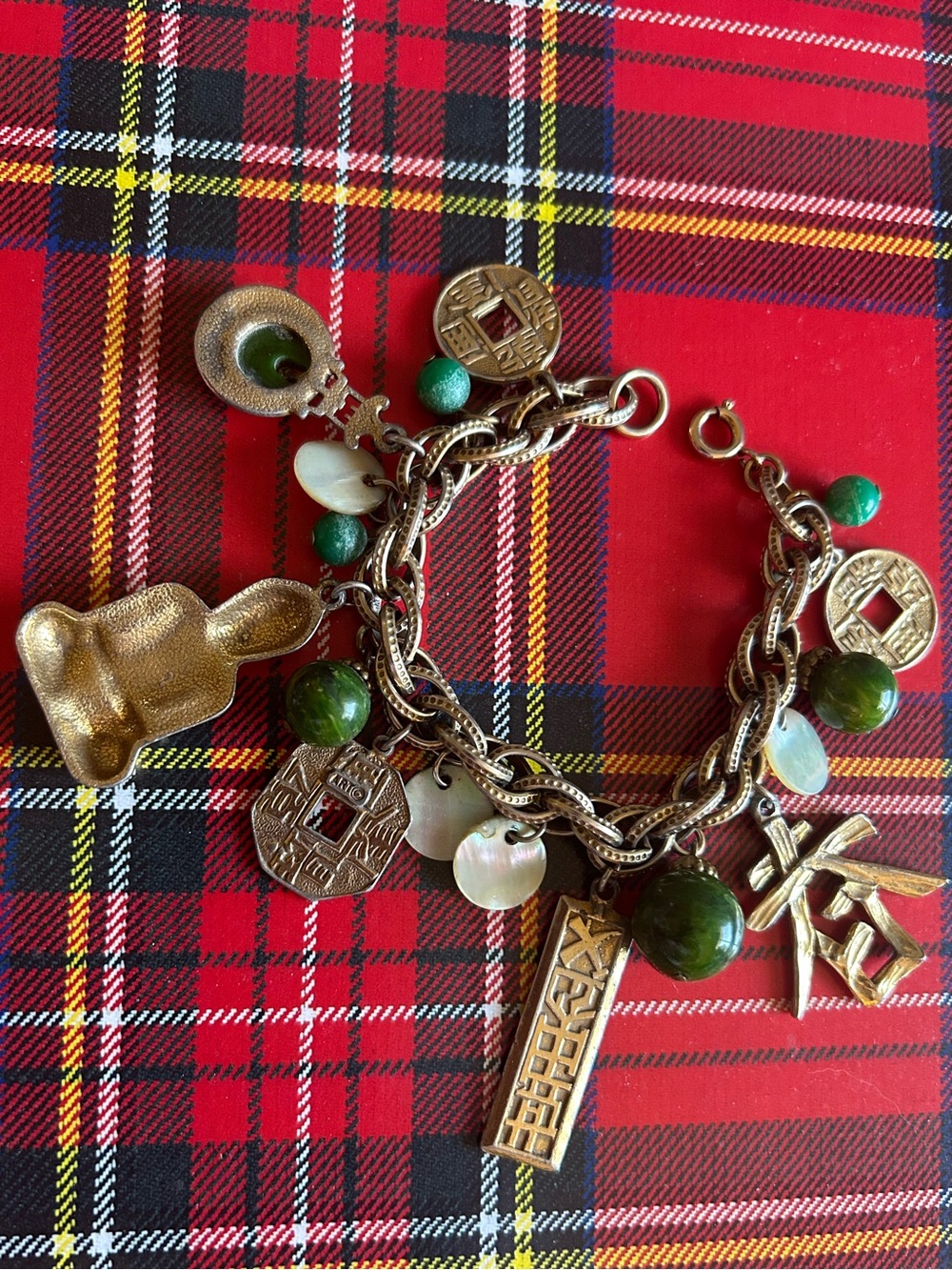 Vintage Signed ART Charm Bracelet Gold Tone Green Lucite Asian Chunky Faux Jade - Picture 6 of 10